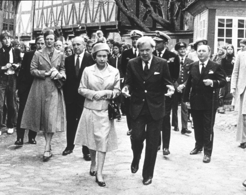  Englands dronning Elizabeth og prins Philip besøgte sammen med det danske regentpar Den Gamle By 18.maj 1979. 