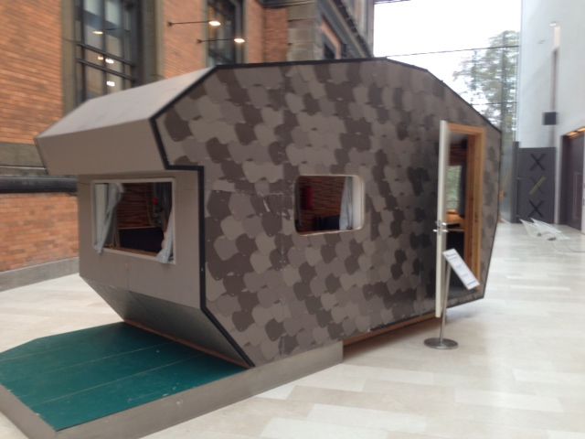 For nylig var jeg så igen på Statens Museum for Kunst, hvor jeg stødte på denne campingvogn.